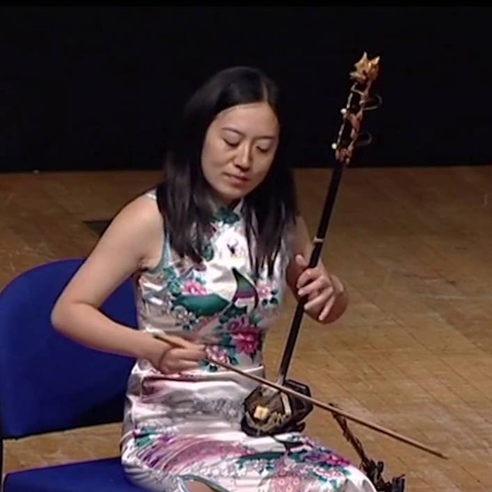 Wang Xiao 王潇 – Erhu 二胡 (2-stringed fiddle)